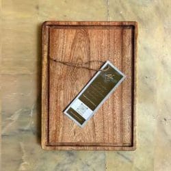 Sustainable mango wood chopping board with smooth finish