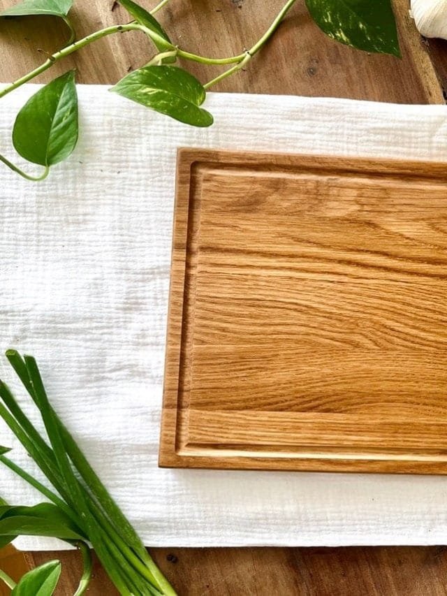 Wood vs. Plastic Chopping Boards – Which One is Safer?