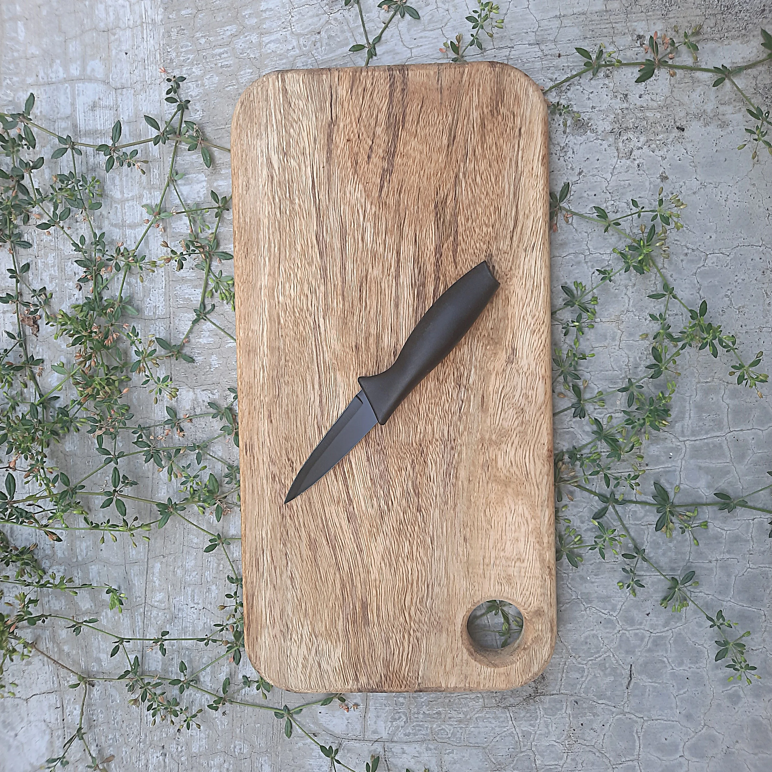 Minimalist natural wood chopping board design